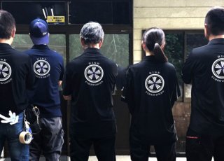 花火師さんのチームTシャツを約60枚製作いたしました！